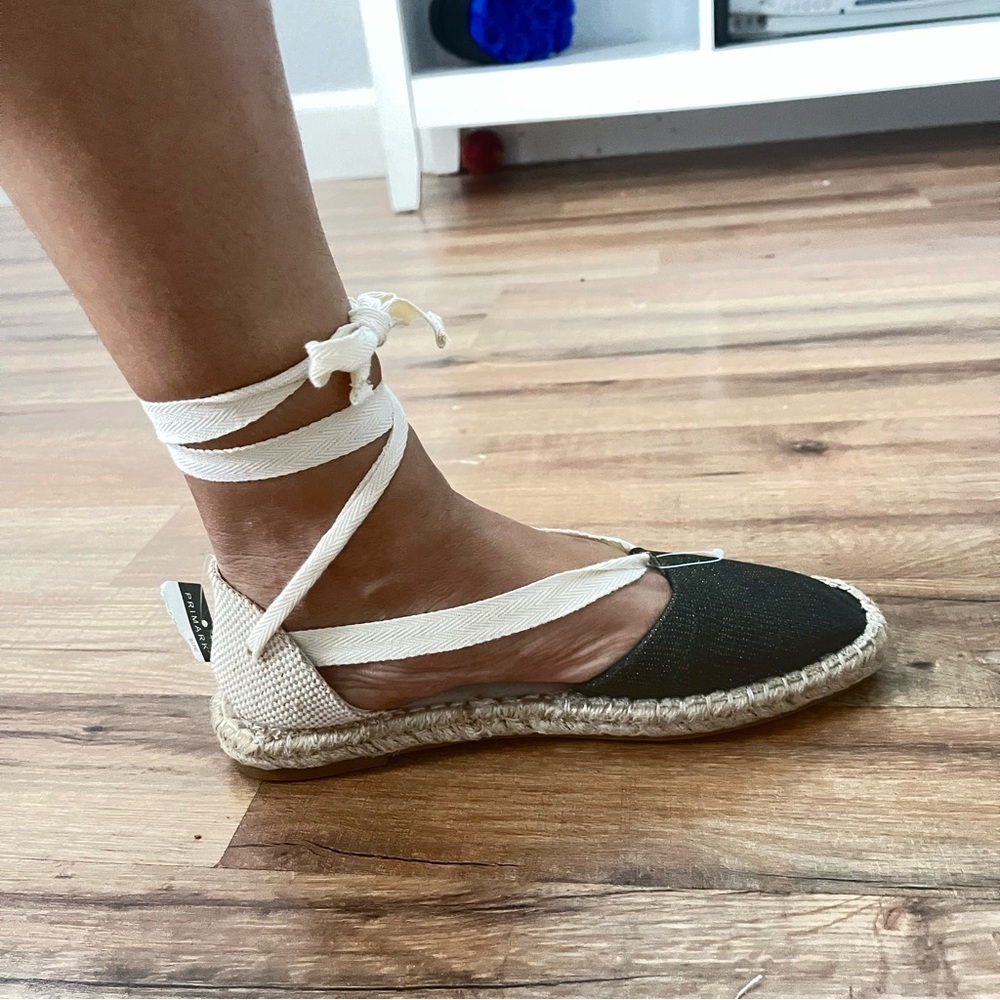 NEW Primark Canvas Gold speckled Black & Cream Ankle/Leg Roman Tie Up Sandal